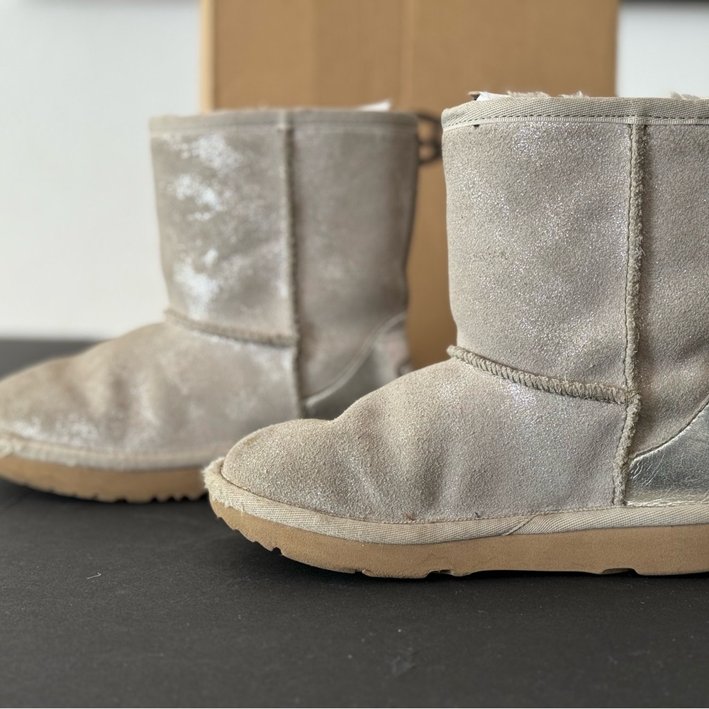 Uggs Classic Size 12 Shimmer Metallic
